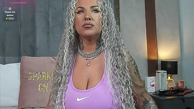 Sierra Quinn online show from February 2026 11:45:02 PM