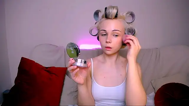 Charlotte Colinss online show from February 2026 04:09:02 AM