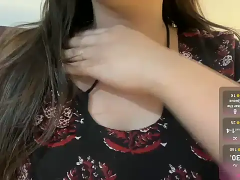 Remi Emmii online show from April 2026 10:46:02 PM