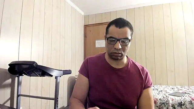 Snapshot of NaturalBeautyQueen chatting on June 2026 11:29:01 PM NaturalBeautyQueen online show from June 2026 11:29:01 PM