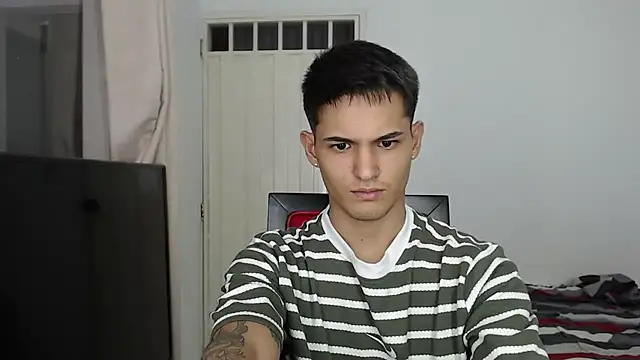 Alex mojica online show from November 2025 03:11:01 PM