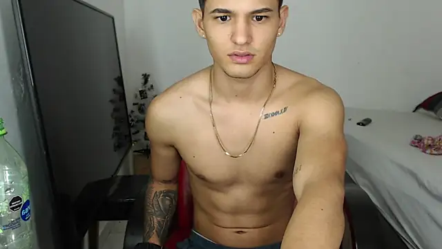 Alex mojica online show from November 2025 08:17:01 AM