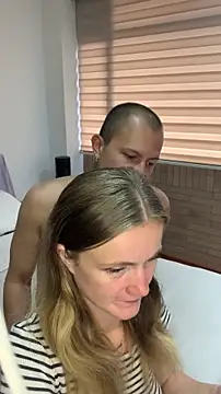 Snapshot of andyzuzka chatting on November 2025 02:39:02 PM andyzuzka online show from November 2025 02:39:02 PM