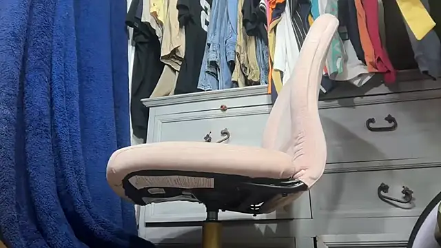 bearcub300 online show from November 2025 08:44:01 AM