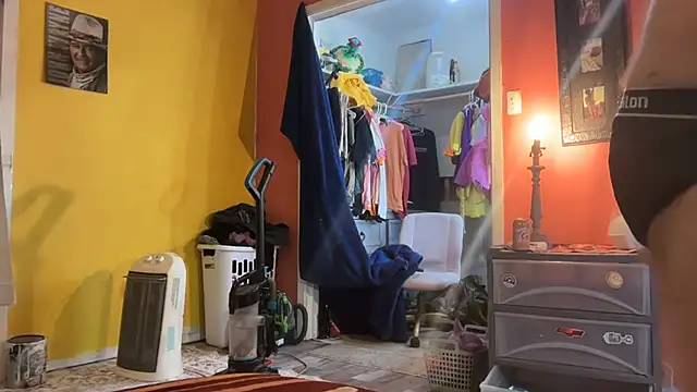 bearcub300 online show from November 2025 05:45:02 AM