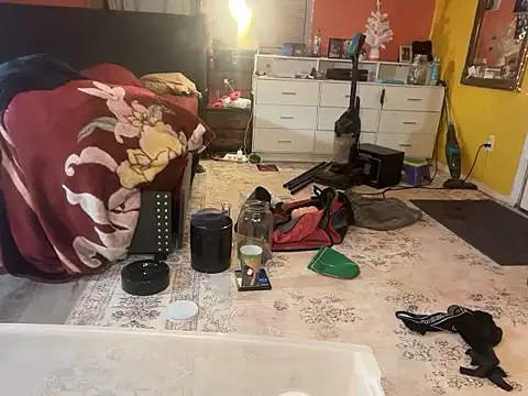 bearcub300 online show from November 2025 02:10:01 AM