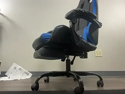 bearcub300 online show from November 2025 02:56:01 AM