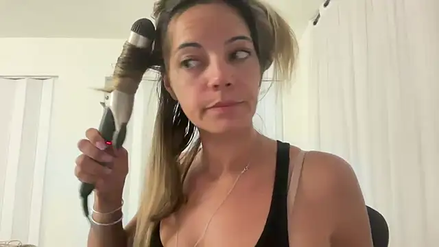 Snapshot of prettyykitty22 chatting on May 2026 02:52:02 AM prettyykitty22 online show from May 2026 02:52:02 AM