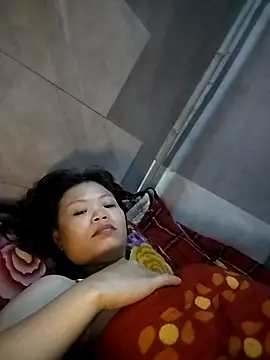 LinhNa999 online show from December 2025 12:54:01 PM