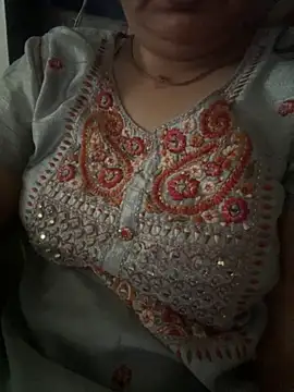 Monika-jaan online show from November 2025 04:37:01 AM