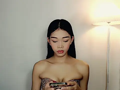 holyakiesha online show from November 2025 11:32:01 PM