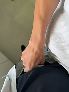 Manu97k online show from March 2026 03:50:01 PM