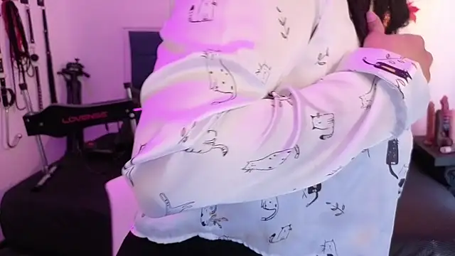 elowen halley1 online show from October 2025 07:24:02 PM