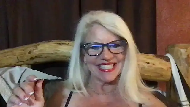SubMissOlivia online show from February 2026 01:48:01 AM