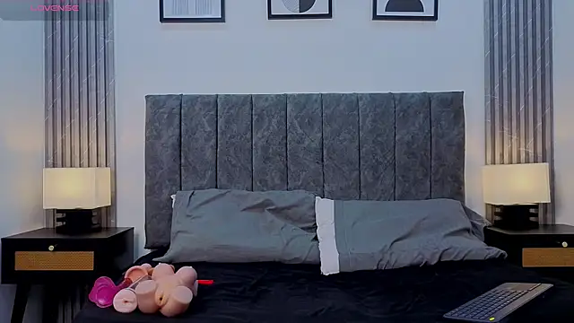 Liam forest  online show from September 2025 04:57:02 AM