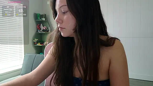 lilbbyily online show from June 2026 06:09:02 PM