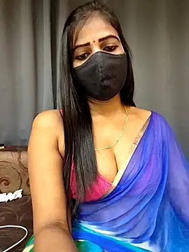 Misss-julli online show from November 2025 08:47:01 PM