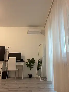 Sandra Jo online show from September 2025 05:44:01 AM