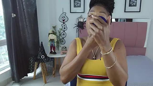 Lele F w online show from October 2025 06:49:02 PM