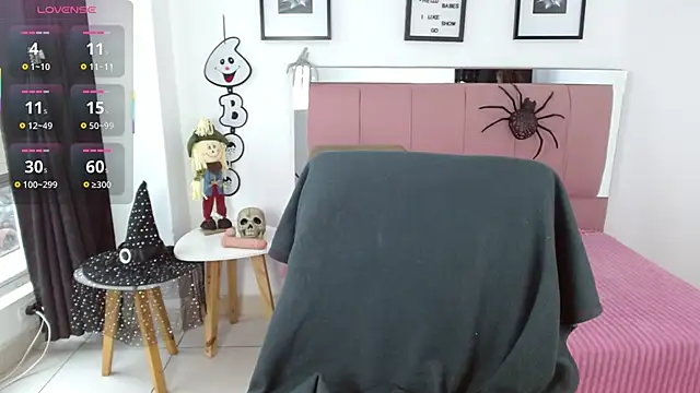 Lele F w online show from October 2025 08:33:01 PM