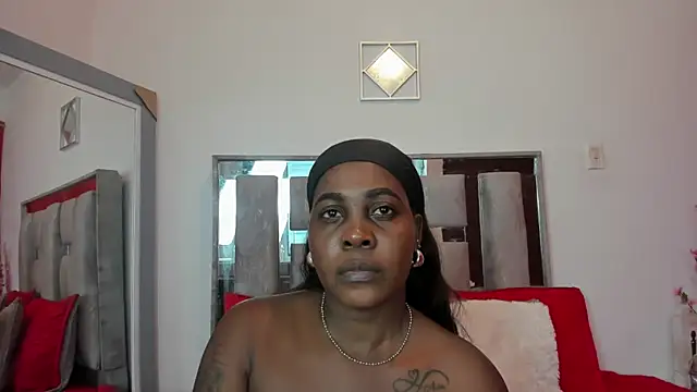 Emilly roaa online show from April 2026 07:03:01 PM