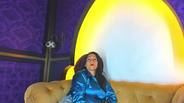 Scarlett Barnes online show from January 2026 12:00:01 PM