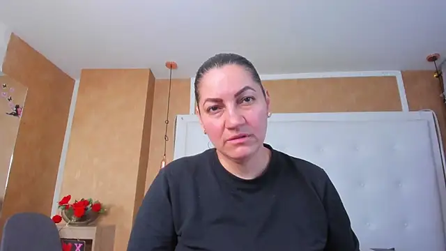 Snapshot of Heidy_milf chatting on July 2026 07:56:02 PM Heidy milf online show from July 2026 07:56:02 PM