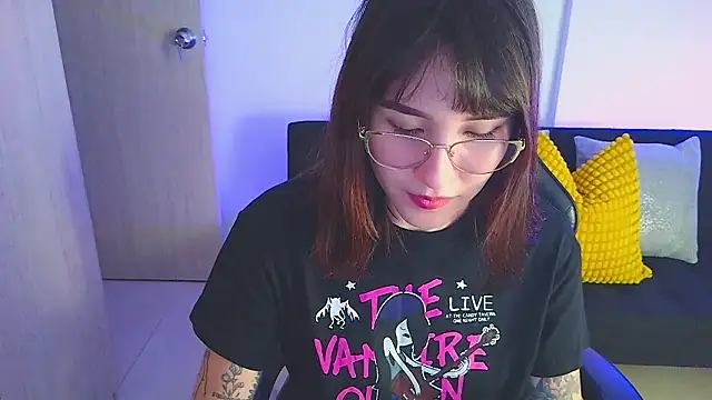 Yulienneg online show from February 2026 01:04:02 AM