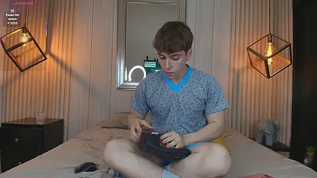 TaylerWhite online show from October 2025 12:47:02 PM