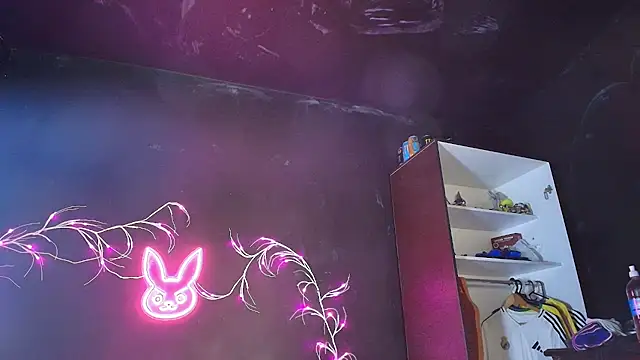 Snapshot of noahxtar chatting on December 2025 11:10:02 PM noahxtar online show from December 2025 11:10:02 PM