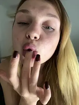 Snapshot of Emaline_Fane chatting on February 2026 05:50:01 PM Emaline Fane online show from February 2026 05:50:01 PM