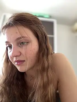 Snapshot of Emaline_Fane chatting on February 2026 01:54:01 PM Emaline Fane online show from February 2026 01:54:01 PM