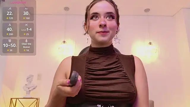 Mia wee online show from September 2025 06:52:02 PM