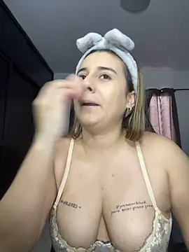 Snapshot of Lana_Herondale chatting on September 2025 08:33:01 PM Lana Herondale online show from September 2025 08:33:01 PM