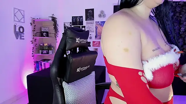 Snapshot of Lana_Herondale chatting on December 2025 09:17:01 AM Lana Herondale online show from December 2025 09:17:01 AM