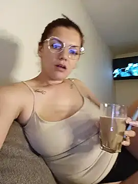 LadyNora online show from June 2026 07:04:02 PM