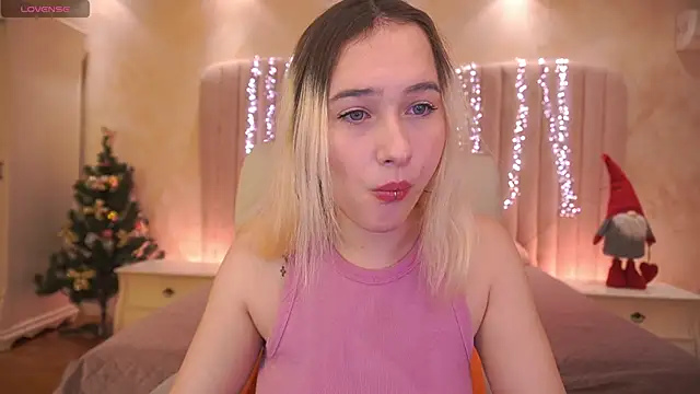 LilElfie online show from January 2026 02:38:01 AM