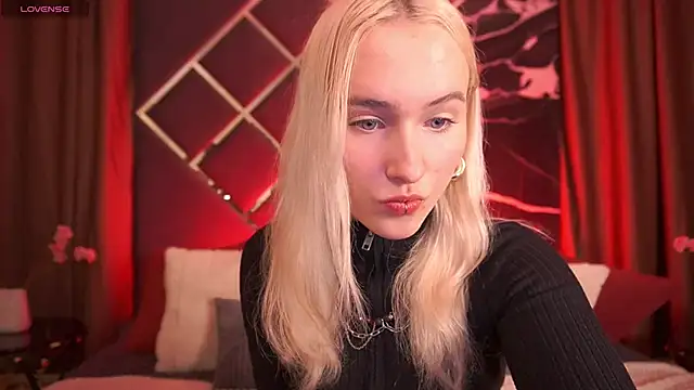 LilElfie online show from February 2026 11:12:01 PM