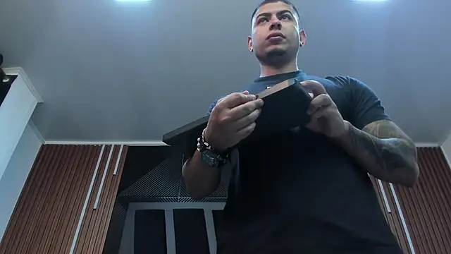 marco garciia  online show from September 2025 11:08:01 PM