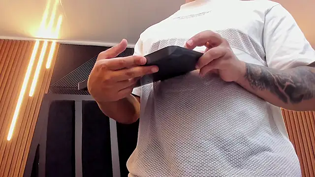 marco garciia  online show from October 2025 11:11:02 PM