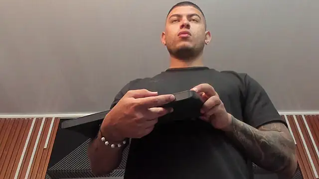 marco garciia  online show from October 2025 11:12:02 PM