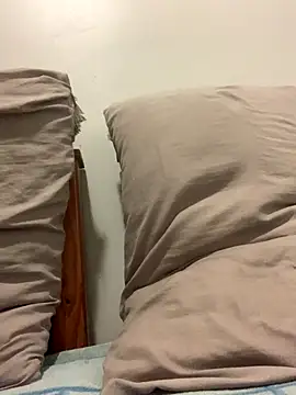 Snapshot of sweetcake87 chatting on November 2025 11:01:02 AM sweetcake87 online show from November 2025 11:01:02 AM