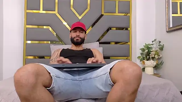 yorbymaxx online show from October 2025 12:15:01 PM