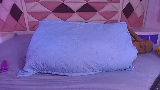 valecastro  online show from September 2025 07:13:02 PM