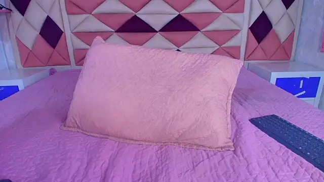 valecastro  online show from September 2025 07:24:02 PM