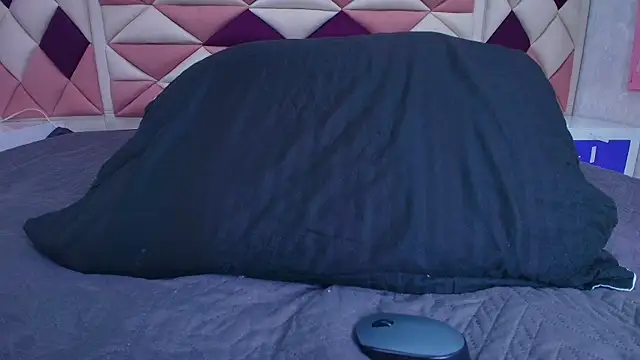 valecastro  online show from September 2025 07:13:02 PM