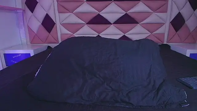 valecastro  online show from September 2025 07:16:01 PM