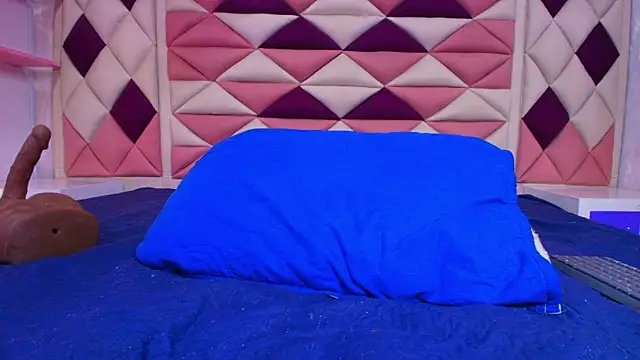 valecastro  online show from November 2025 07:14:01 PM