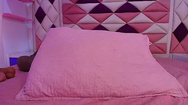 valecastro  online show from November 2025 07:12:01 PM