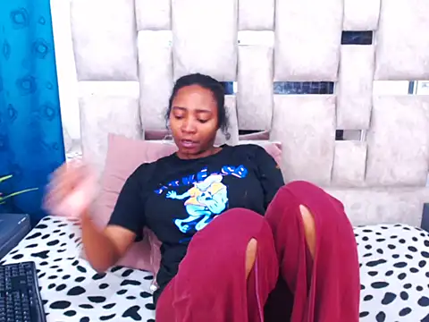 AmbarSmit online show from September 2025 04:01:02 AM